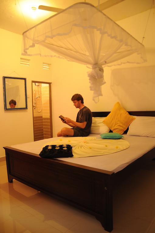 Thenu Rest Guest House Galle Esterno foto